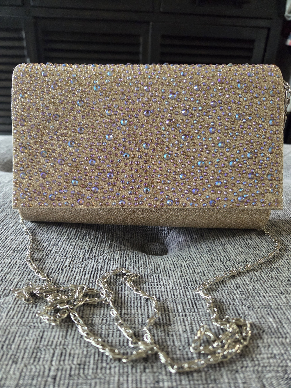 Crystal-Embellished Gold Evening Clutch with Detachable Chain